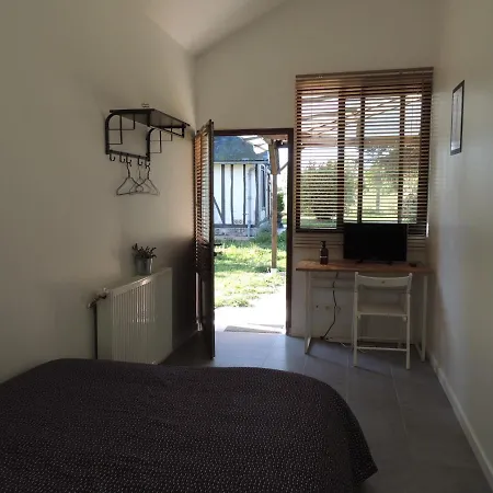 La Qui A Du Chien Bed & Breakfast Neuville-sur-Touques